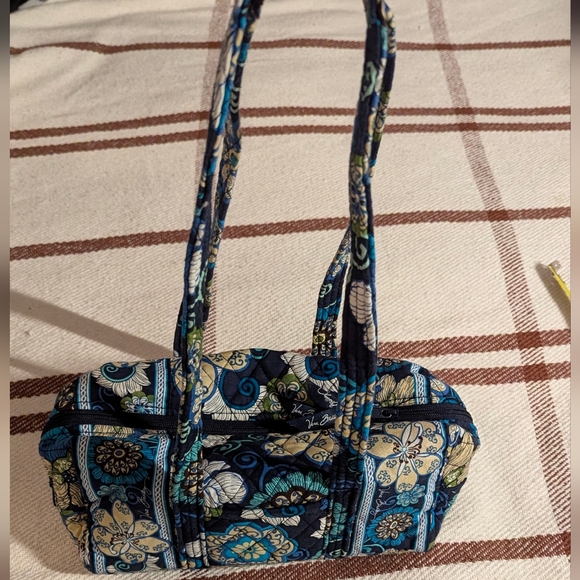 Vera Bradley Retired handbag - Picture 2 of 13
